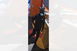 Overvallen telecomwinkels Bijlmerplein: politie zoekt informatie en roept op tot alertheid