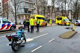 Fietser gewond na aanrijding op het Weesperplein
