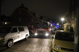 Explosie bij voordeur woning in Amsterdam-Noord