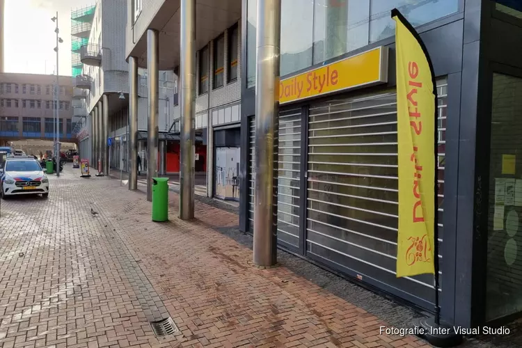 Politie onderzoekt overval op winkel en zoekt getuigen