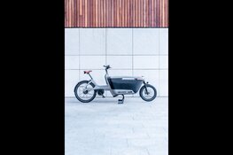E-cargobike van Lovens schittert in een Instagram Experience, The Upside Down Amsterdam