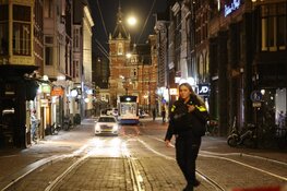 Politie massaal naar Leidseplein na melding overval en gijzeling