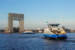 Amsterdam krijgt vier nieuwe elektrische veerponten op het IJ