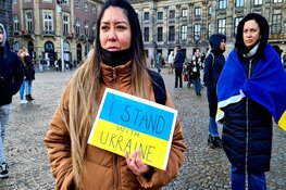 Demonstraten tegen oorlog in Oekraïne komen bijeen op de Dam, zondag solidariteitsactie