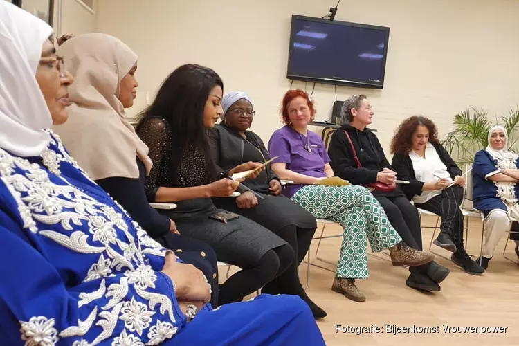 Introductie netwerk Noordse Vrouwen op 8 maart, Internationale Vrouwendag - Nieuw netwerk bundelt de krachten van vrouwen in Amsterdam Noord en helpt hen op weg naar werk en inkomen
