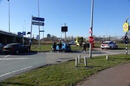 Auto op z&#39;n kant in Amsterdam-Westhaven