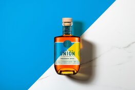 Amsterdamse Spirited Union schenkt winst speciale &#39;Freedom Spice&#39; rum aan Oekraïne