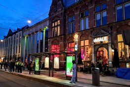 Demonstratie bij De Balie, tramverkeer omgeleid