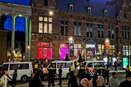 Demonstratie bij De Balie, tramverkeer omgeleid