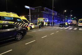 Aanrijding tussen auto en taxi, meerdere gewonden