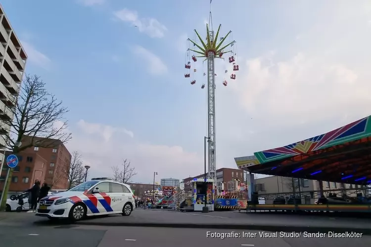 Twee personen vast in zweefmolen Amsterdam