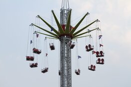 Twee personen vast in zweefmolen Amsterdam