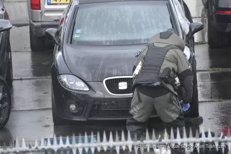 Explosief aangetroffen in auto bij politie-opslagterrein