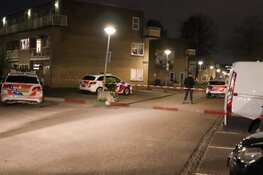 Explosie in Amsterdam-Noord, voordeur eruit geslagen