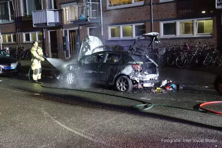 Auto door brand verwoest in Osdorp