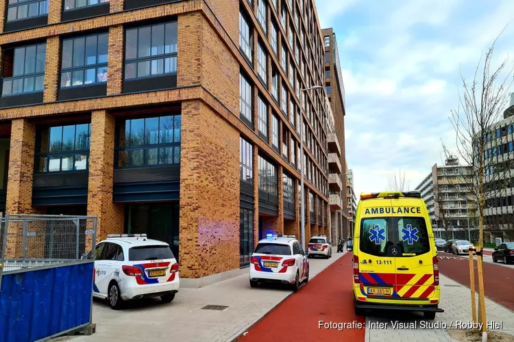 Melding geweldsincident Vlaardingenlaan in Amsterdam