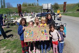 BSO-kinderen van Natuurfontein zamelen 3000 euro in voor Kinderboerderij Westerpark