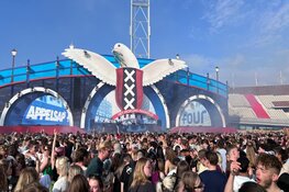 Bevrijdingfeest Amsterdams Verbond in Olympisch Stadion druk bezocht