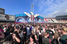 Bevrijdingfeest Amsterdams Verbond in Olympisch Stadion druk bezocht