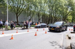 Remwegdemonstratie in Amsterdam trapt campagne Snelheid af: Bestuurders moeten bewuster worden van hun snelheid
