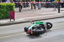 Voetganger aangereden op zebrapad in Amsterdam