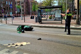 Voetganger aangereden op zebrapad in Amsterdam