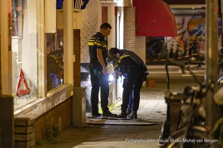 Veel schade na explosie aan de Hoofdweg in Amsterdam