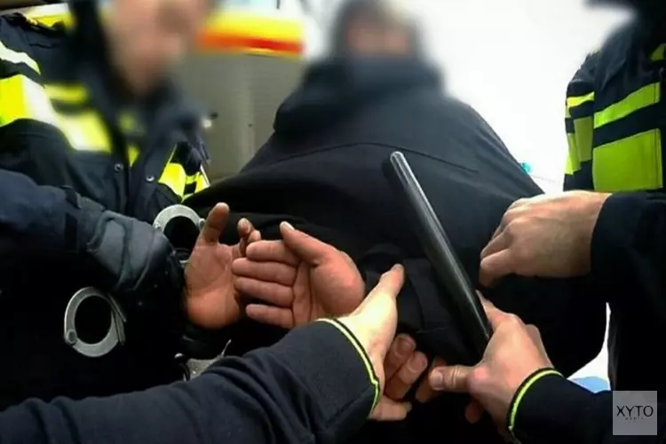 Politie houdt bij toeval voortvluchtige Britse crimineel aan