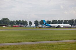 Hulpdiensten op Schiphol in actie voor vliegtuig met te warme remmen