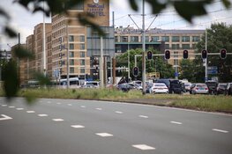 Tram in Amsterdam Nieuw-West ontspoord door ongeval