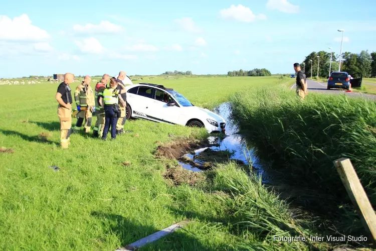 Inzittenden dure auto slaan na crash op de vlucht
