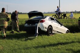 Inzittenden dure auto slaan na crash op de vlucht