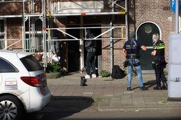 Arrestatieteam valt woning aan Hoofdweg binnen
