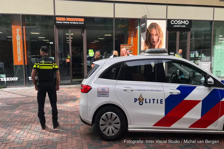 Winkel op Bijlmerplein overvallen