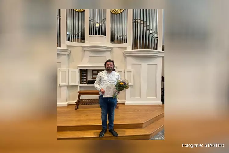 29-jarige cantor-organist van de Westerkerk Amsterdam Evan Bogerd wint nationale orgelimprovisatiewedstrijd