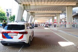Politie lost waarschuwingsschot bij metrostation in Amsterdam-Noord