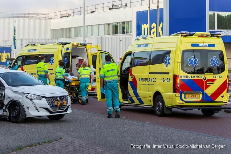 Gewonde bij incident aan de Van der Madeweg in Duivendrecht
