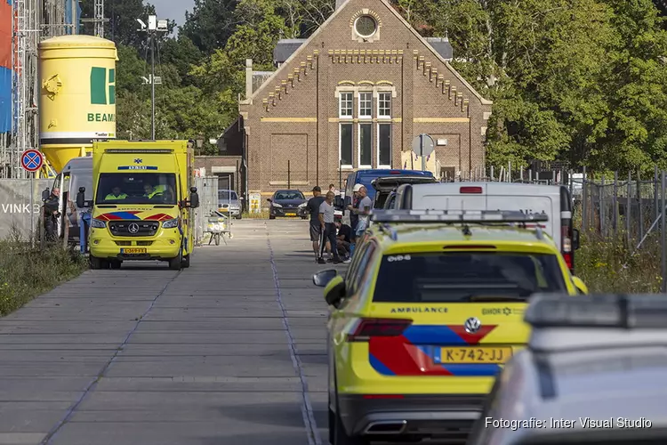 Zwaargewonde bij bedrijfsongeval aan de Kruysweerstraat in Amsterdam