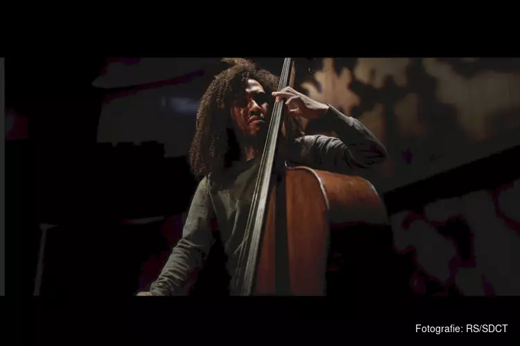 Bekend klassiek solobassist James Oesi in Hortus!