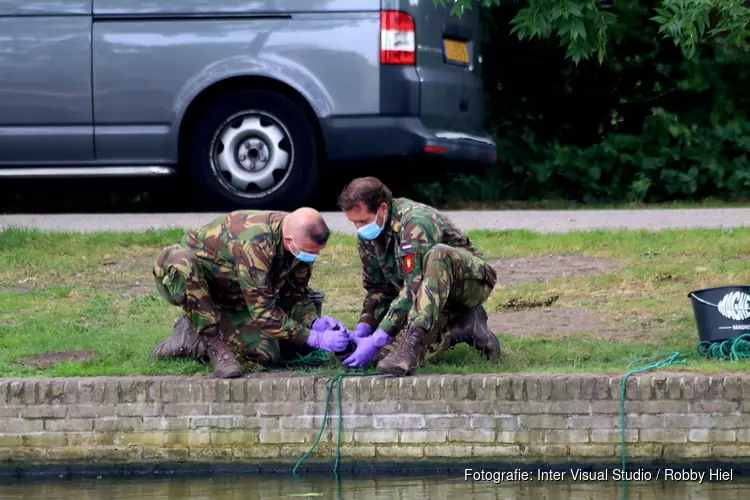 Magneetvissers vinden vuurwapens en handgranaat in Erasmuspark
