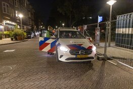 Bootje slaat op hol langs Stadionkade, man te water