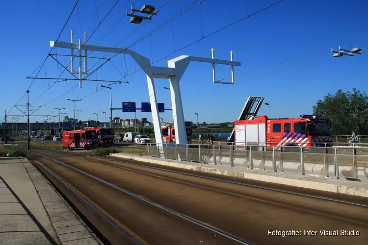 Boot gezonken na aanvaring met brug bij IJburg