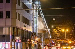 Brand na explosie bij panden aan Vijzelgracht