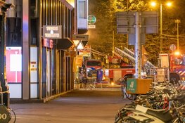 Brand na explosie bij panden aan Vijzelgracht