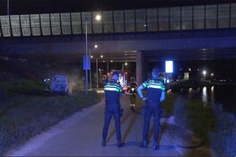 Afgelegen bestelbus uitgebrand in Amsterdam-Noord