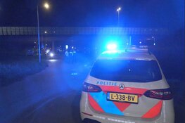 Afgelegen bestelbus uitgebrand in Amsterdam-Noord