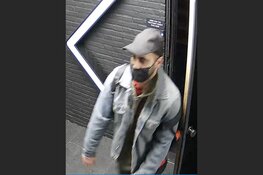 Gezocht: Beroving met vuurwapen in hotelkamer Weesperstraat