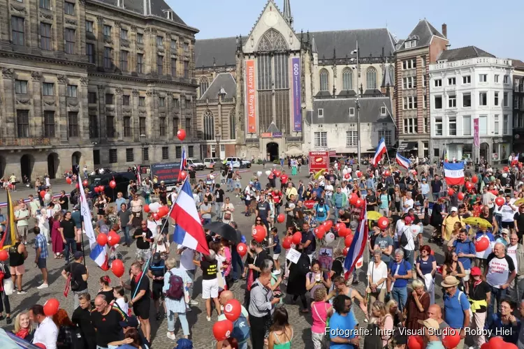Demonstratie tegen overheid op De Dam