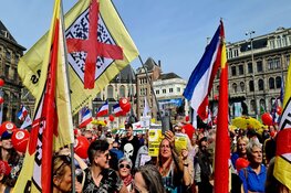 Demonstratie tegen overheid op De Dam