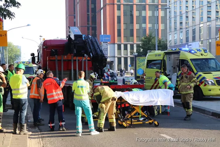 Bouwvakker gewond na ongeluk met vrachtwagen